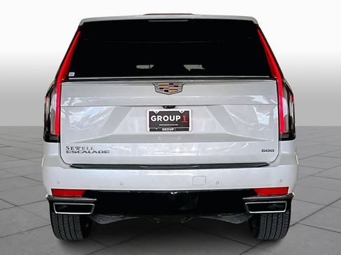 Used 2021 Cadillac Escalade Premium Luxury Platinum w/ Heavy-Duty Trailer Package image 4