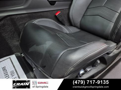 Used 2023 Chevrolet Corvette Stingray Preferred Cpe w/ Z51 Performance Package RWD image 21