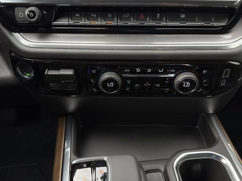 New 2026 Chevrolet Silverado 1500 High Country w/ Technology Package AWD/4WD image 16