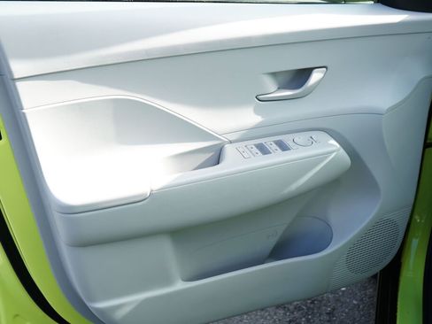 Certified 2024 Hyundai Kona SEL w/ Convenience Package image 12