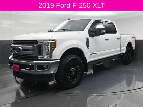 Used 2019 Ford F250 XLT w/ XLT Premium Package AWD/4WD image 2