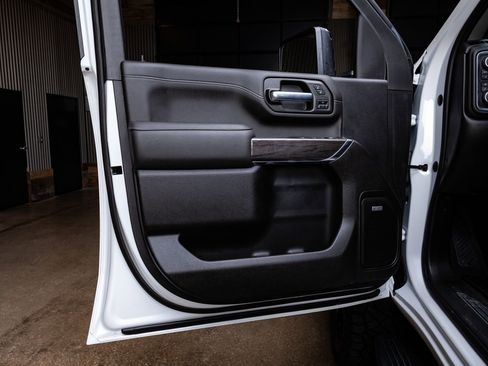 Used 2022 Chevrolet Silverado 2500 LTZ w/ LTZ Plus Package image 36