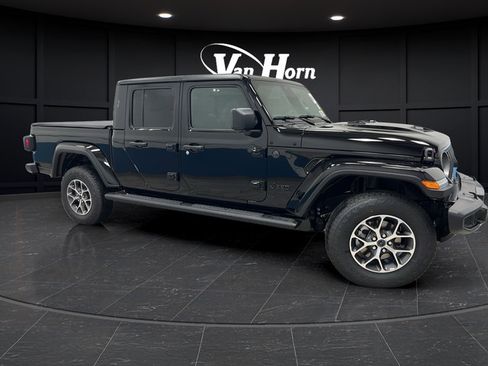 New 2026 Jeep Gladiator Sport AWD/4WD image 1
