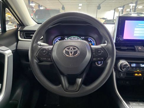 Used 2025 Toyota RAV4 XLE AWD/4WD image 29