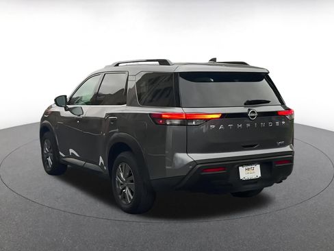 Used 2025 Nissan Pathfinder SV image 11