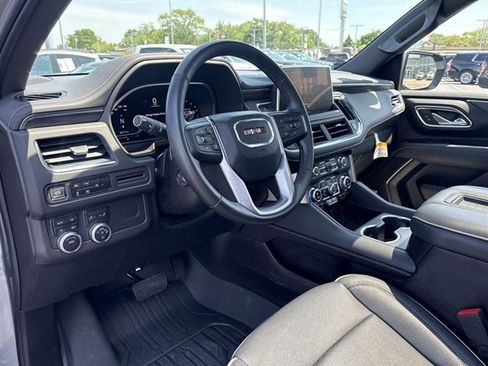 Certified 2023 GMC Yukon SLT w/ SLT Luxury Package AWD/4WD image 10