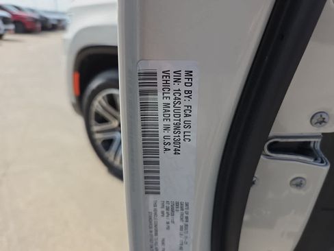 Used 2022 Jeep Wagoneer Series III w/ Flexible Seating Group RWD image 29