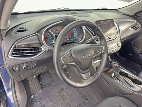 Used 2017 Chevrolet Malibu Premier w/ Premier Sun and Wheel Package image 12