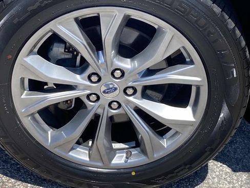 Used 2022 Ford Explorer Limited w/ Equipment Group 301A AWD/4WD image 28
