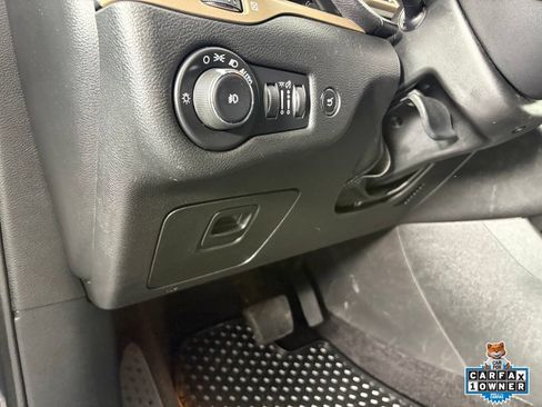 Used 2017 Jeep Cherokee 75th Anniversary AWD/4WD image 16