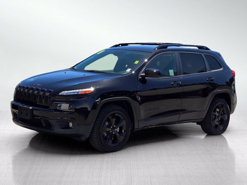 Used 2018 Jeep Cherokee Latitude w/ Altitude Package AWD/4WD image 8
