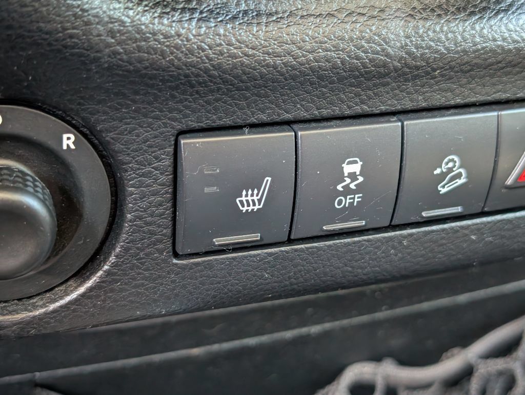 Used 2014 Jeep Wrangler Sahara AWD/4WD image 20