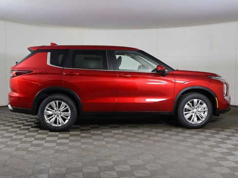 New 2026 Mitsubishi Outlander ES AWD/4WD image 18