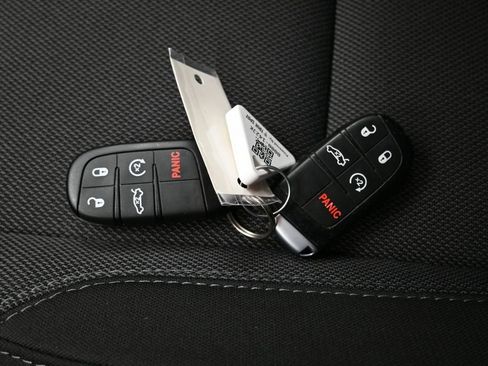 Used 2019 Dodge Charger SXT AWD/4WD image 29