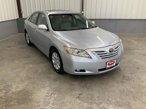 Used 2007 Toyota Camry XLE FWD image 11