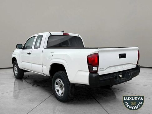 Used 2022 Toyota Tacoma SR image 7