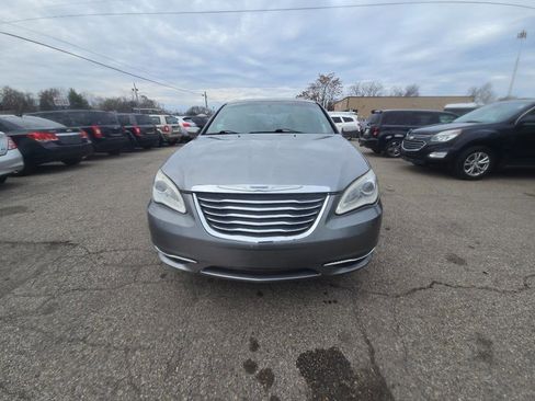 Used 2013 Chrysler 200 Touring image 23