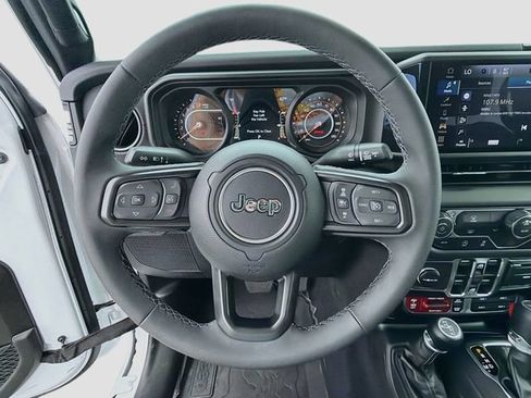 Used 2026 Jeep Gladiator Rubicon w/ Steel Power Dome Hood Package AWD/4WD image 12