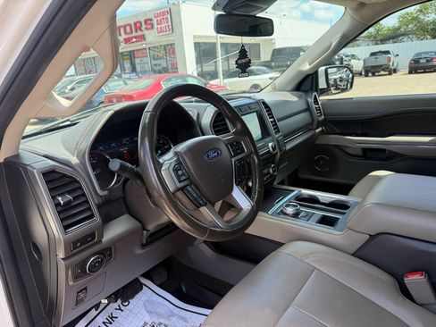 Used 2021 Ford Expedition XLT image 23