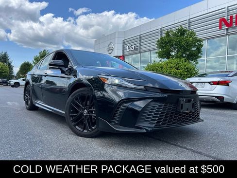 Used 2025 Toyota Camry SE w/ Convenience Package AWD/4WD image 4