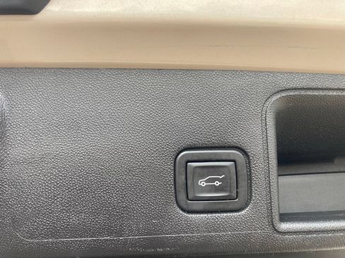 Certified 2023 GMC Terrain SLT w/ Elevation Edition FWD image 11