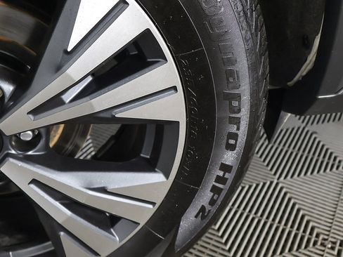 Used 2023 Nissan Rogue SV image 19