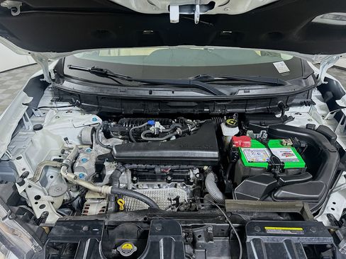 Used 2020 Nissan Rogue SV image 34