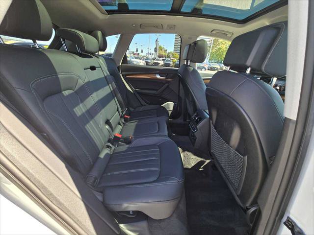 Used 2023 Audi Q5 2.0T Premium Plus w/ Premium Plus Package AWD/4WD image 12