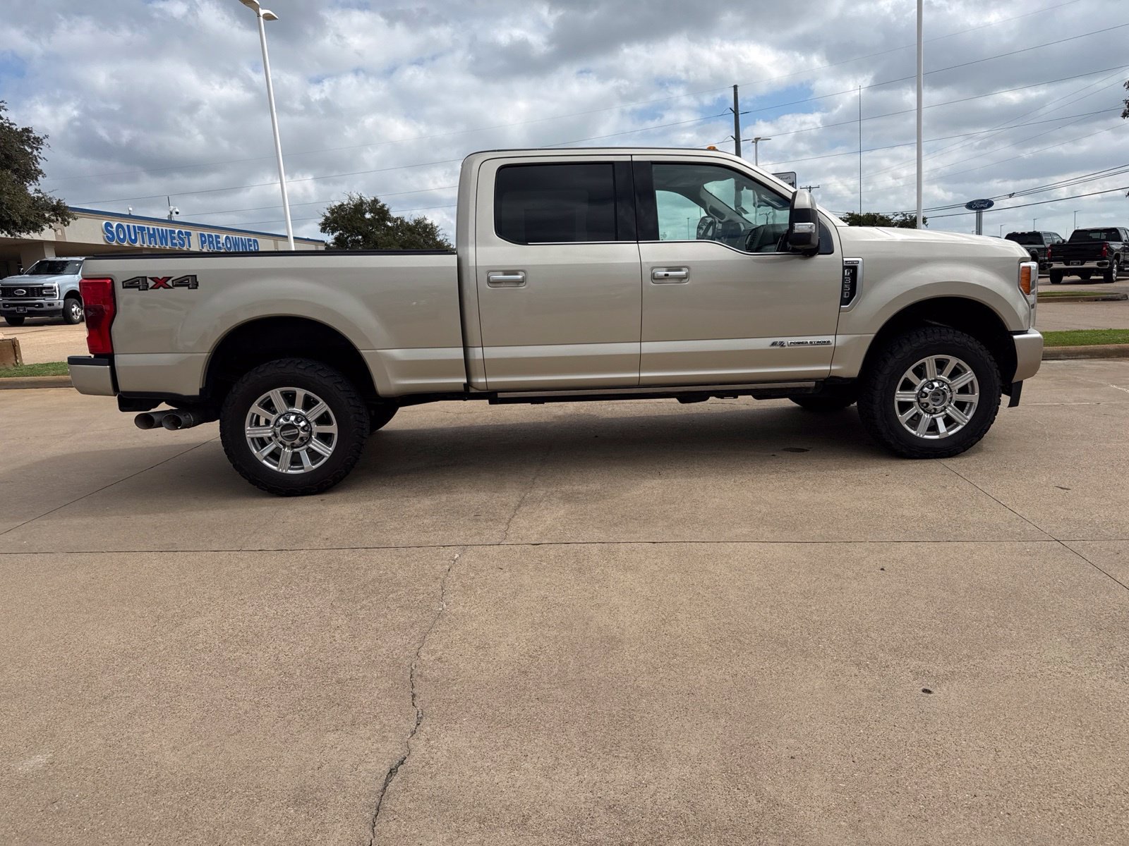 Used 2018 Ford F350 Limited AWD/4WD image 8