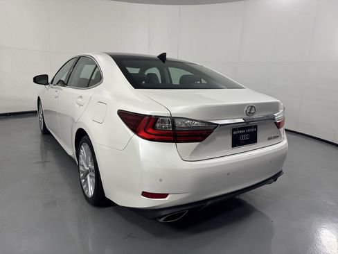 Used 2018 Lexus ES 350 w/ Luxury Package w/Wood Trim FWD image 5