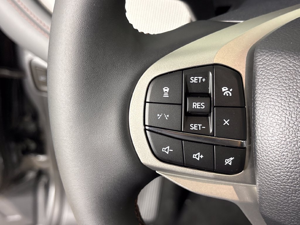 New 2026 Ford Explorer Active RWD image 17