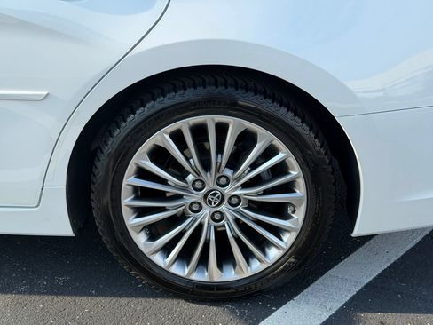 Used 2019 Toyota Avalon Limited w/ Advanced Safety Package FWD image 31