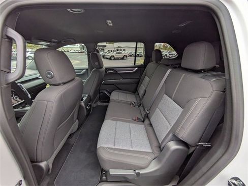 New 2026 GMC Acadia Elevation image 30