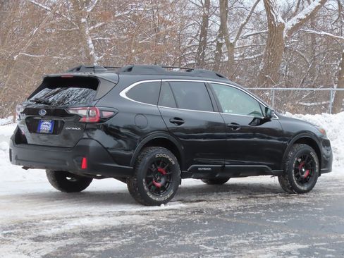 Used 2020 Subaru Outback Premium image 3