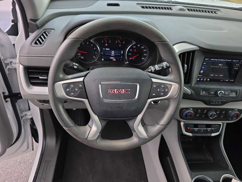Used 2023 GMC Terrain SLE w/ Driver Convenience Package image 10
