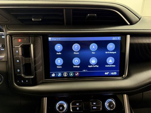 Used 2021 GMC Yukon XL Denali image 24