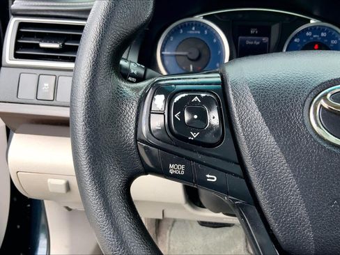 Used 2017 Toyota Camry LE FWD image 23