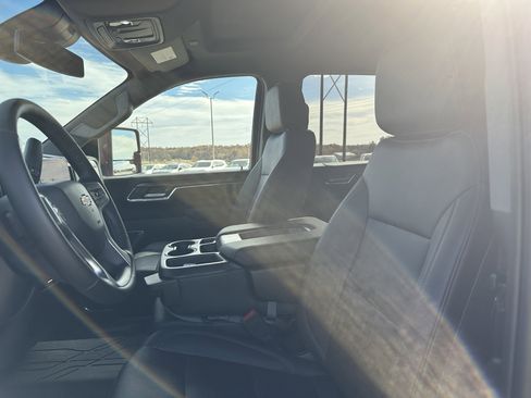Used 2024 Chevrolet Silverado 3500 LTZ image 23