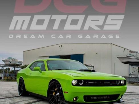 Used 2015 Dodge Challenger R/T Scat Pack image 1