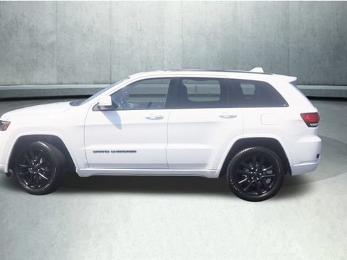 Used 2020 Jeep Grand Cherokee Altitude AWD/4WD image 13