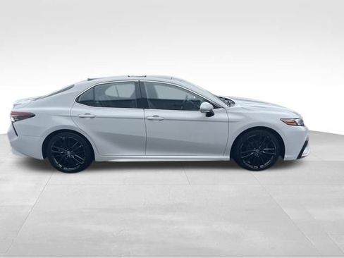 Used 2022 Toyota Camry XSE FWD image 2