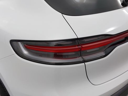 Used 2023 Porsche Macan Turbo image 37