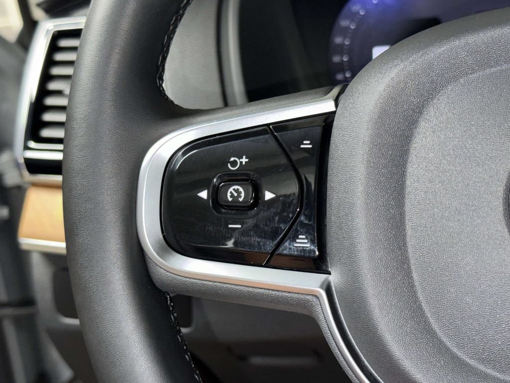 Used 2025 Volvo XC90 T8 Plus w/ Protection Package Premier AWD/4WD image 31