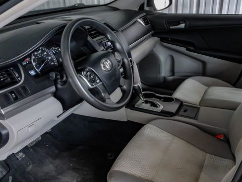 Used 2012 Toyota Camry LE image 14