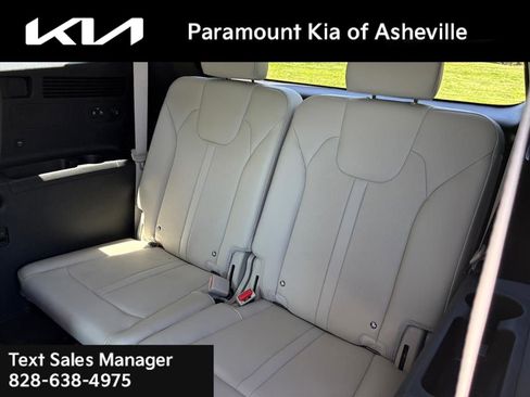 Certified 2025 Kia Sorento EX w/ Panoramic Sunroof Package AWD/4WD image 23