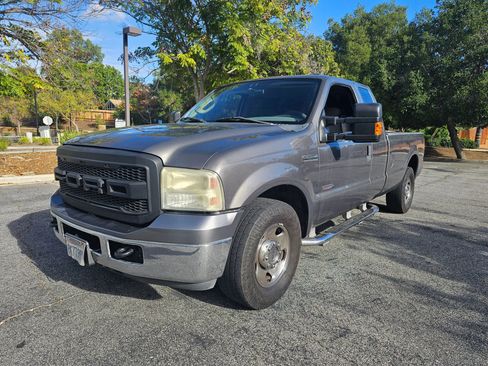 Used 2007 Ford F250 XLT image 1