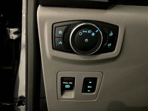 Used 2018 Ford F150 XLT w/ Equipment Group 302A Luxury AWD/4WD image 36