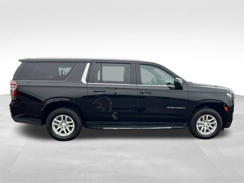 Used 2024 Chevrolet Suburban LT AWD/4WD image 6