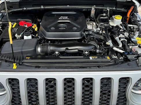 Used 2023 Jeep Wrangler Unlimited Sahara w/ Cold Weather Group AWD/4WD image 29