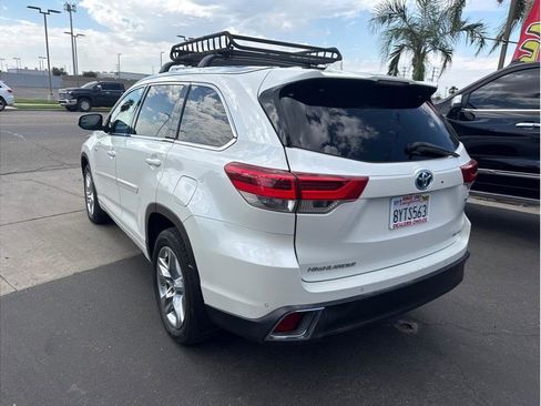 Used 2018 Toyota Highlander Limited AWD/4WD image 7
